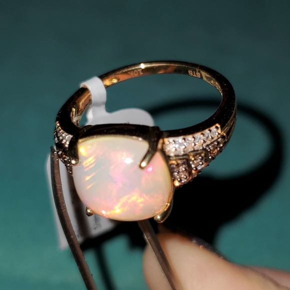 GORGEOUS 10KT GOLD ETHIOPIAN OPAL AND DIAMOND RING, NWT!! - Picture 7 of 8